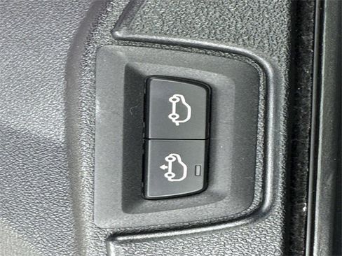 Used 2022 BMW X5 sDrive40i w/ M Sport Package image 16