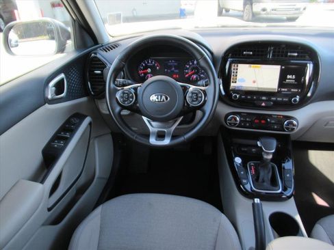 Used 2020 Kia Soul EX image 13