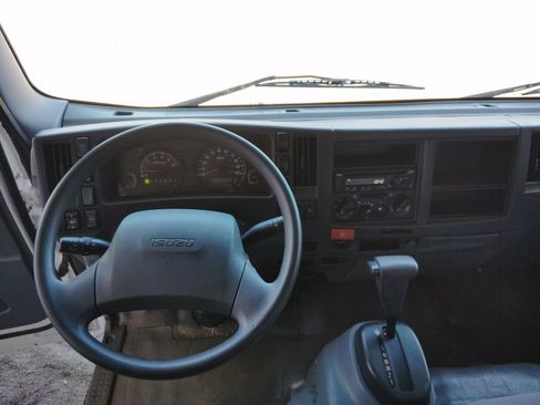 Used 2020 Isuzu NPR RWD image 25