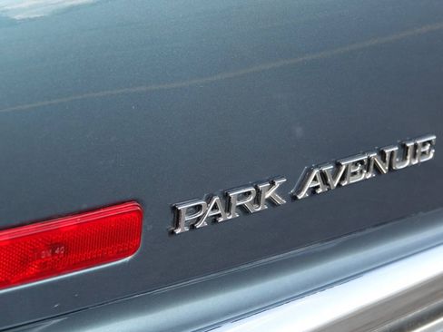 Used 1993 Buick Park Avenue Ultra FWD image 55