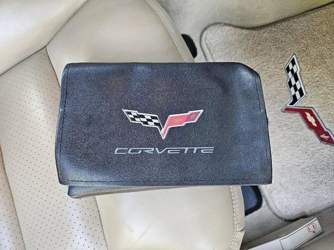 Used 2006 Chevrolet Corvette Coupe w/ Preferred Equipment Group RWD image 20