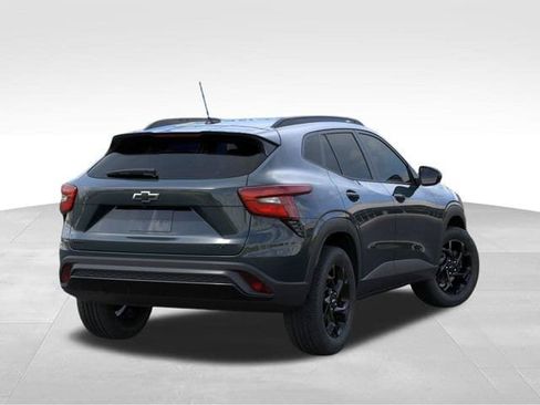 New 2026 Chevrolet Trax LT FWD image 4