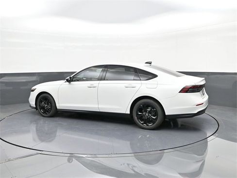 New 2025 Honda Accord SE image 5