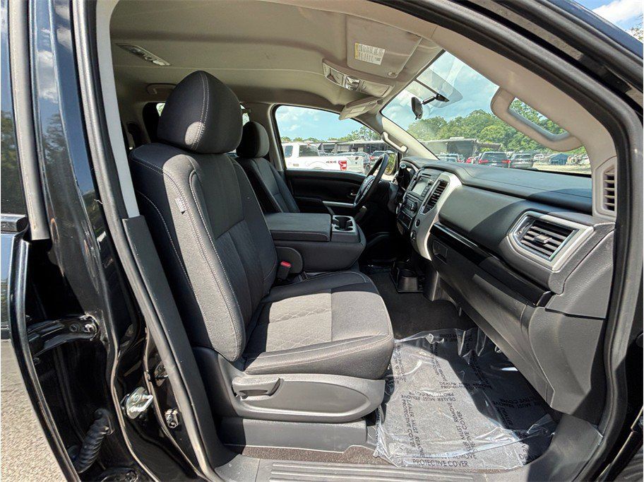 Used 2019 Nissan Titan SV RWD image 32