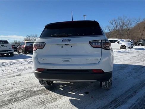 Used 2024 Jeep Compass Limited image 7