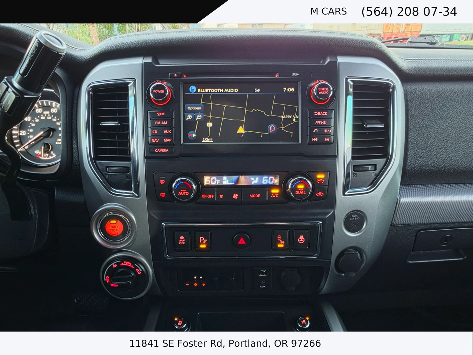Used 2017 Nissan Titan PRO-4X w/ Pro-4x Convenience Package AWD/4WD image 15