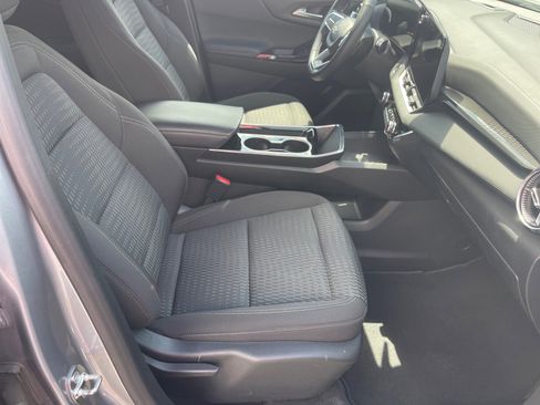 Used 2025 Chevrolet Equinox LT AWD/4WD image 18