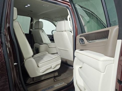 Used 2023 GMC Yukon XL Denali image 15