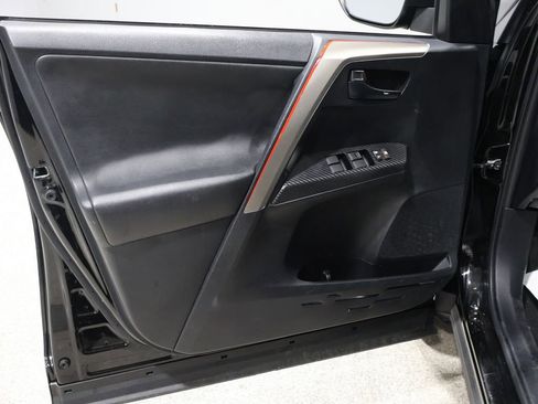 Used 2014 Toyota RAV4 LE image 13