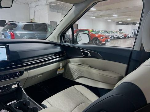 New 2026 Kia Carnival SX image 25