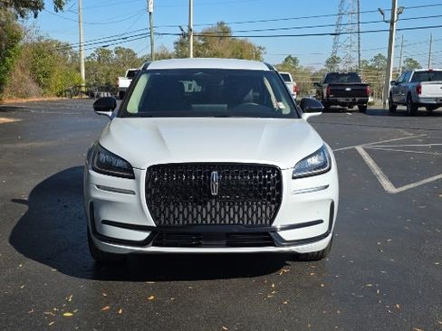 Used 2025 Lincoln Corsair AWD w/ Equipment Group 101A image 10