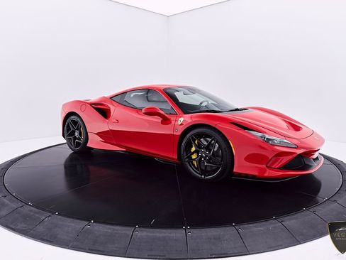 Used 2022 Ferrari F8 Tributo RWD image 18