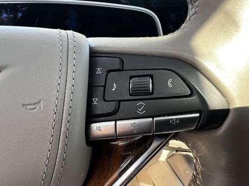 Used 2023 Cadillac Escalade ESV Premium Luxury Platinum w/ LPO, Radiant Package image 20