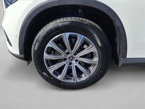 Used 2024 Mercedes-Benz GLC 300 image 21