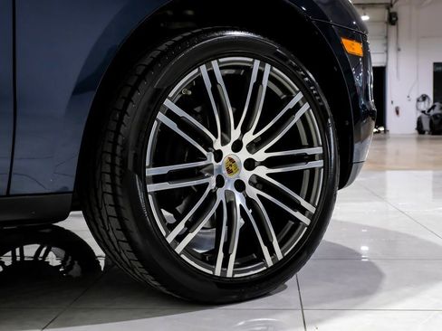 Used 2018 Porsche Macan image 53