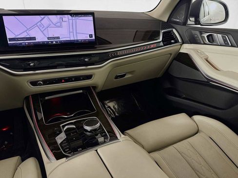 Used 2025 BMW X7 xDrive40i image 48