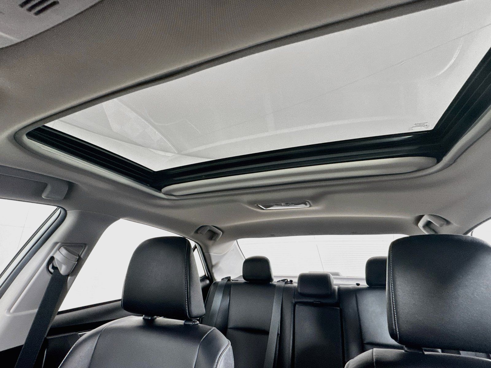 Used 2019 Toyota Corolla XLE w/ Carpet Mat Package (TMS) FWD image 22
