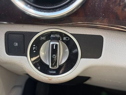 Used 2015 Mercedes-Benz GLK 350 2WD image 32