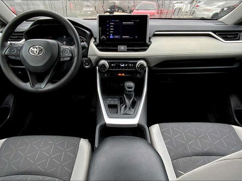 Used 2023 Toyota RAV4 XLE w/ Convenience Package FWD image 16