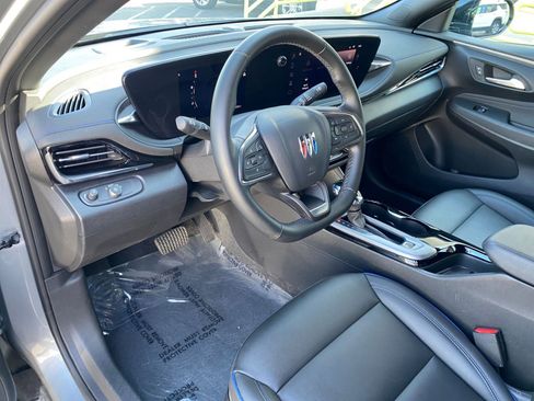 Used 2025 Buick Envista Sport Touring image 34