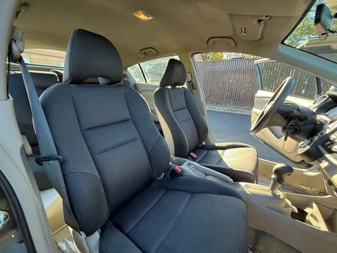 Used 2010 Honda Insight LX image 23