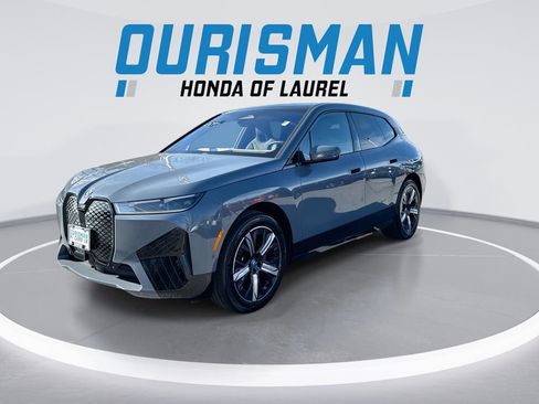 Used 2023 BMW iX xDrive50 w/ Sport Package image 4