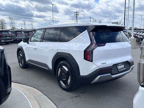 New 2026 Kia EV9 Light RWD image 5
