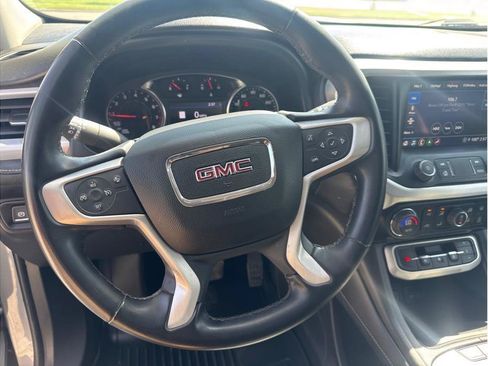 Used 2023 GMC Acadia SLT FWD image 16