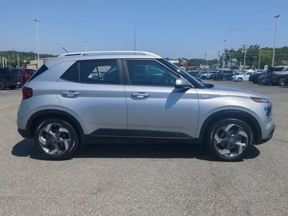 Used 2025 Hyundai Venue SEL