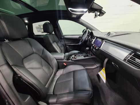 New 2026 Porsche Macan AWD/4WD image 29