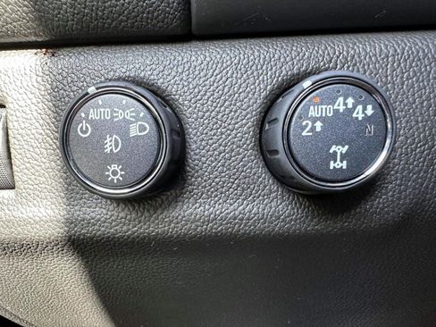 Used 2022 Chevrolet Colorado LT w/ Luxury Package AWD/4WD image 16