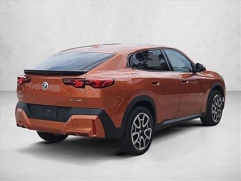 Used 2025 BMW X2 xDrive28i AWD/4WD image 5