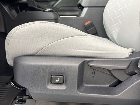 Certified 2025 Toyota Tacoma SR5 image 27