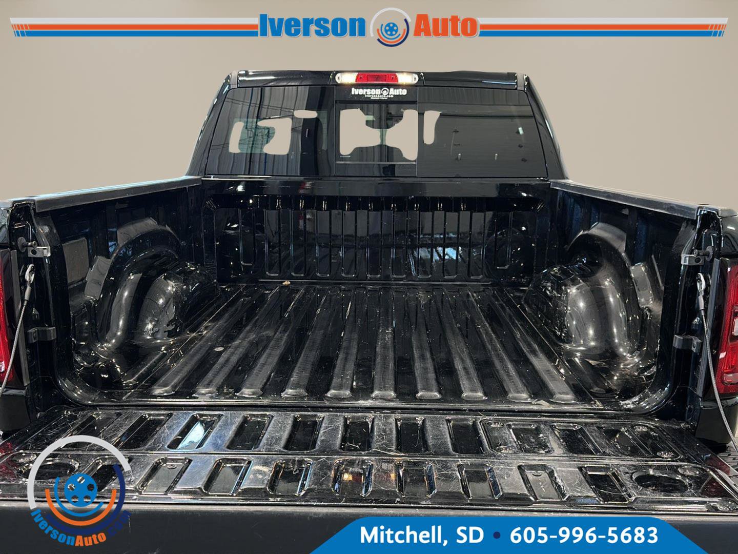Used 2025 RAM 1500 Laramie w/ Night Edition AWD/4WD image 30