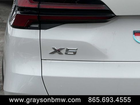 Used 2025 BMW X5 xDrive50e image 34