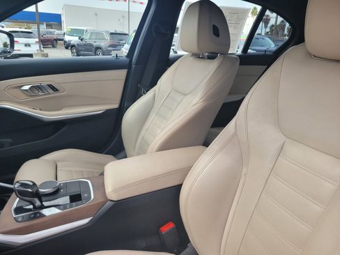 Used 2019 BMW 330i Sedan w/ Convenience Package image 16