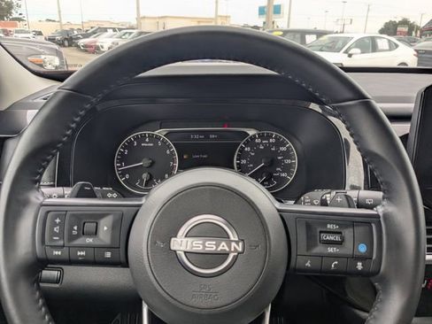 Used 2025 Nissan Pathfinder SV image 29