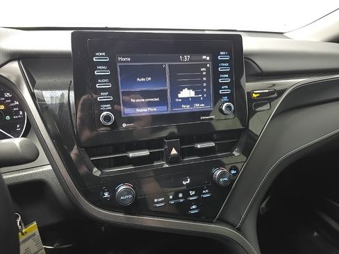 Used 2024 Toyota Camry SE image 24