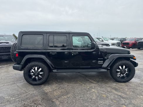 Used 2018 Jeep Wrangler Unlimited Sahara w/ Cold Weather Group image 5