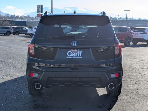 Used 2024 Honda Passport Black Edition image 7