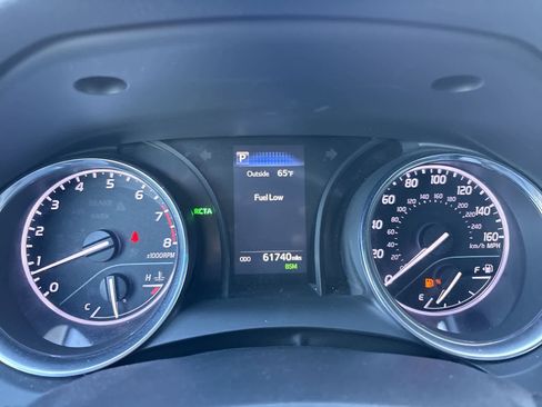 Used 2018 Toyota Camry SE w/ Convenience Package image 11