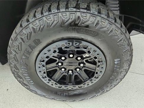 Used 2024 GMC Hummer EV 3X w/ Omega Edition image 58