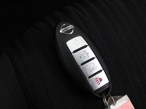 Certified 2019 Nissan Sentra SV FWD image 28