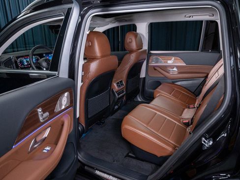 New 2026 Mercedes-Benz GLS 450 4MATIC image 28