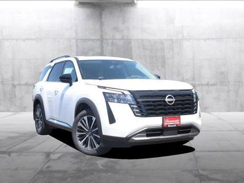 New 2026 Nissan Pathfinder Platinum AWD/4WD image 2