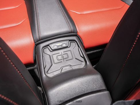 Used 2017 Chevrolet Camaro SS RWD image 75