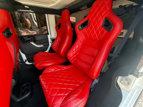 Used 2015 Jeep Wrangler Unlimited Rubicon w/ Dual Top Group AWD/4WD image 25