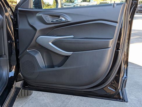 New 2026 Chevrolet Trax LS w/ LS Convenience Package FWD image 19