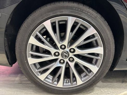 Used 2019 Lexus ES 350 350 w/ Premium Package image 21