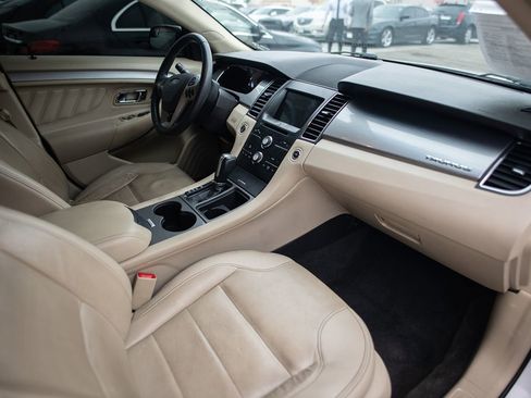 Used 2018 Ford Taurus SEL w/ Equipment Group 201A image 14